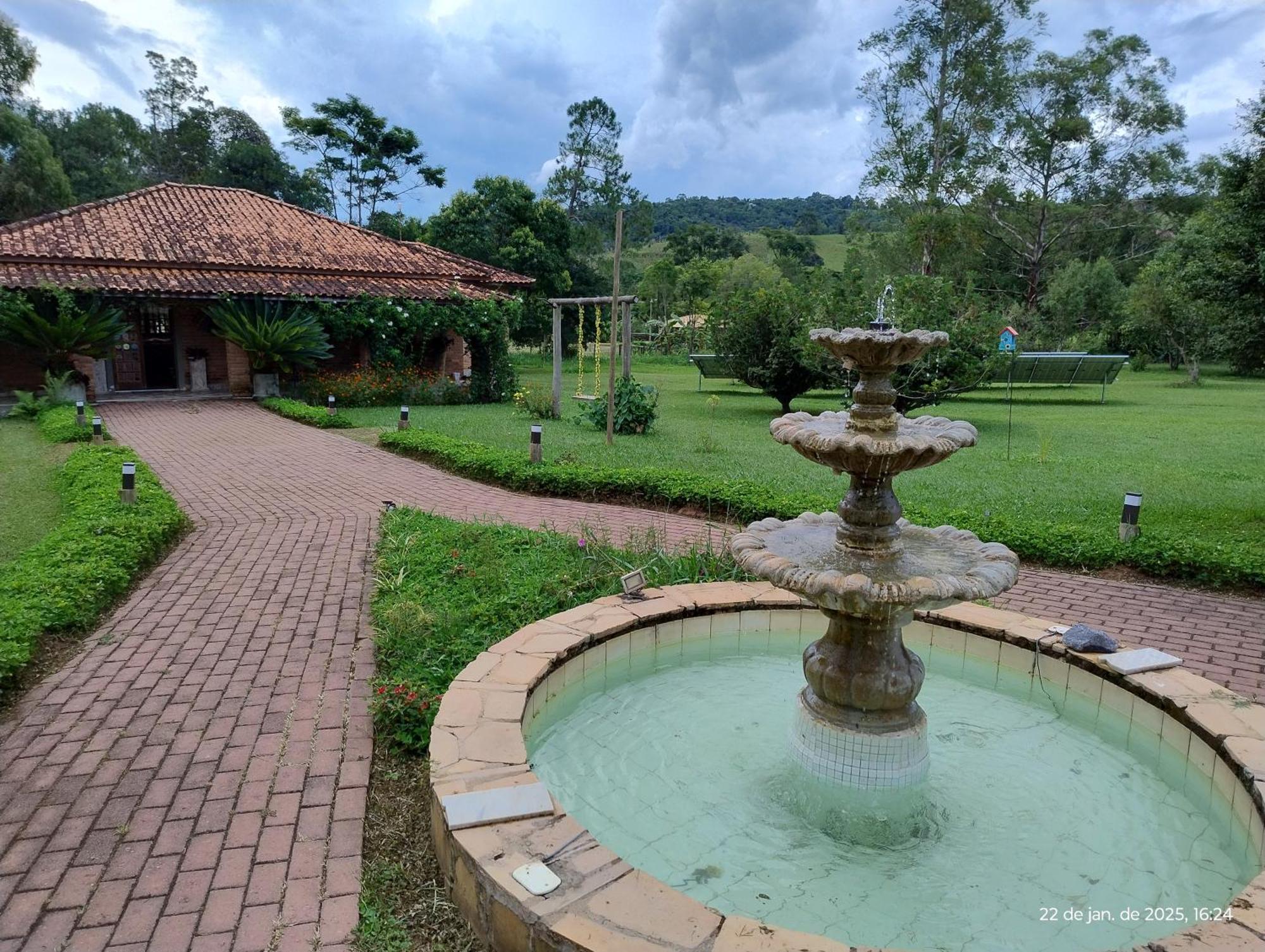 Pousada Dos Girassois Cunha Bagian luar foto